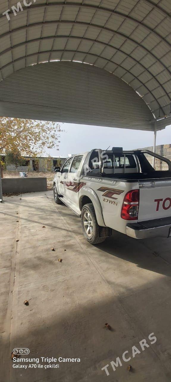 Toyota Hilux 2014 - 420 000 TMT - Magdanly - img 3