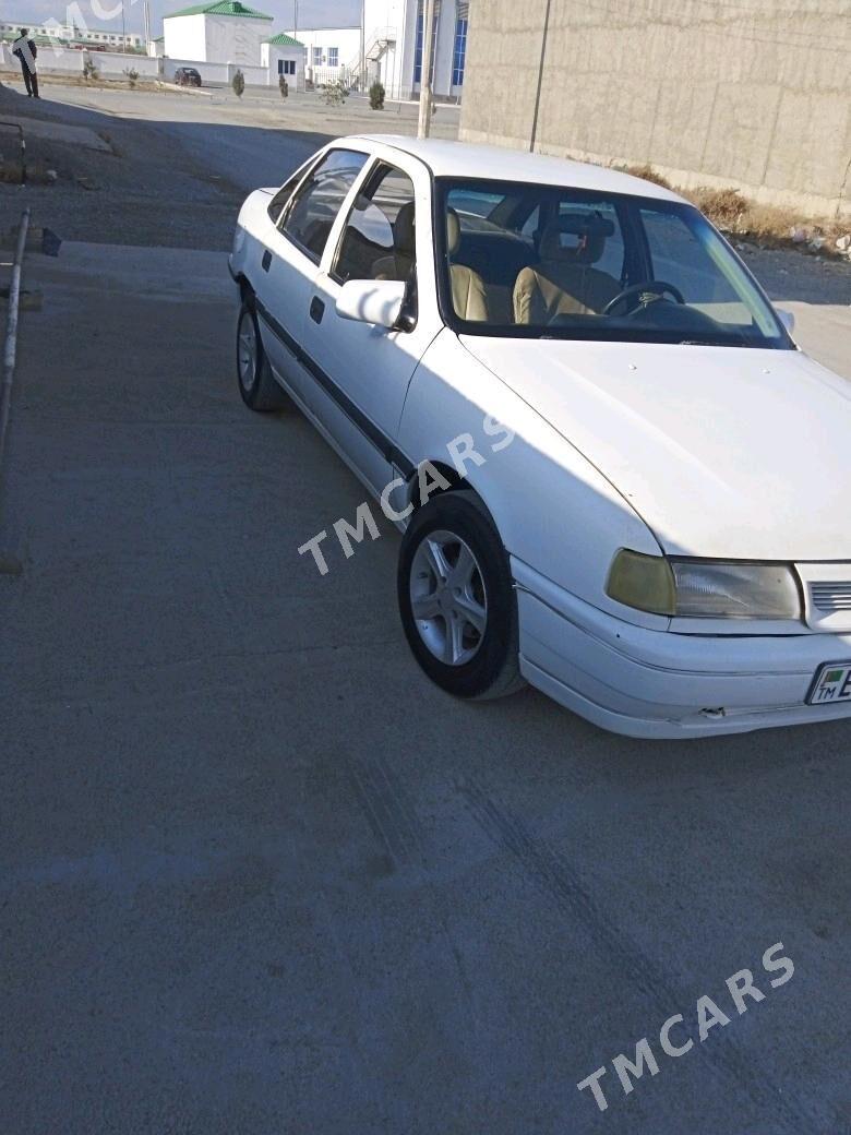 Opel Vectra 1992 - 26 000 TMT - Бахарден - img 2