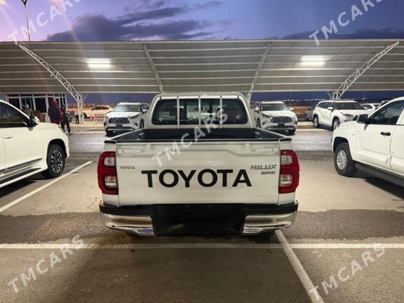 Toyota Hilux 2021 - 541 000 TMT - Aşgabat - img 7