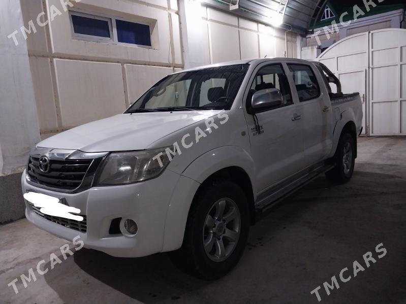 Toyota Hilux 2011 - 290 000 TMT - Туркменабат - img 2