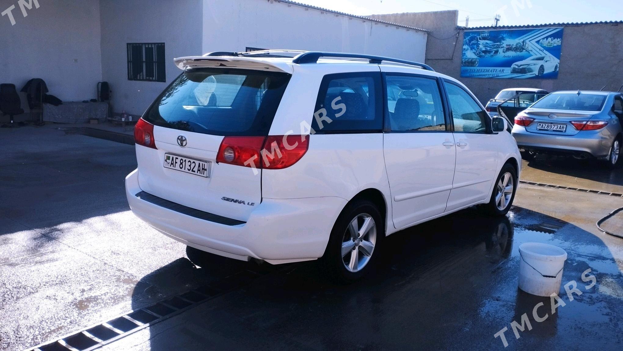 Toyota Sienna 2006 - 183 000 TMT - Теджен - img 5