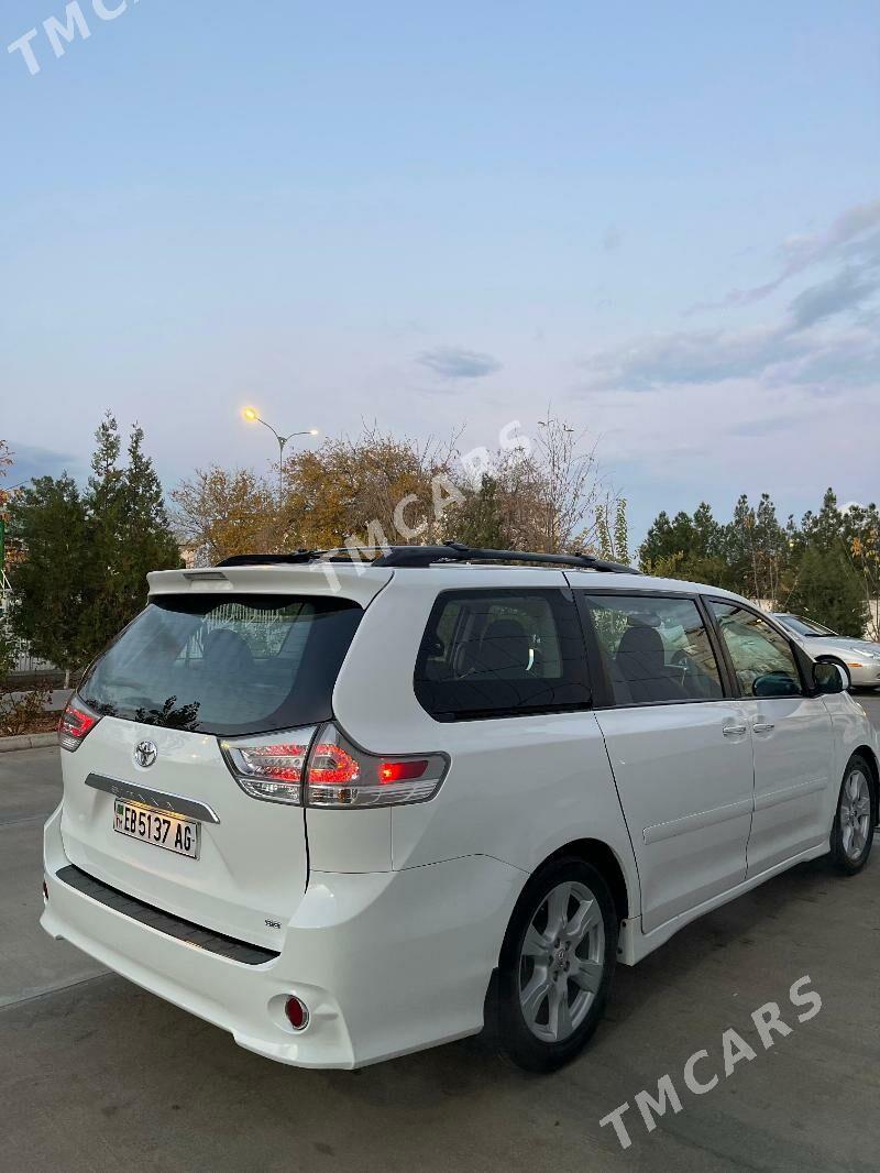 Toyota Sienna 2017 - 400 000 TMT - 11 мкр - img 5