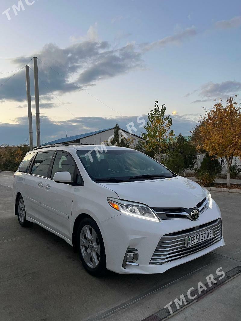 Toyota Sienna 2017 - 400 000 TMT - 11 мкр - img 2