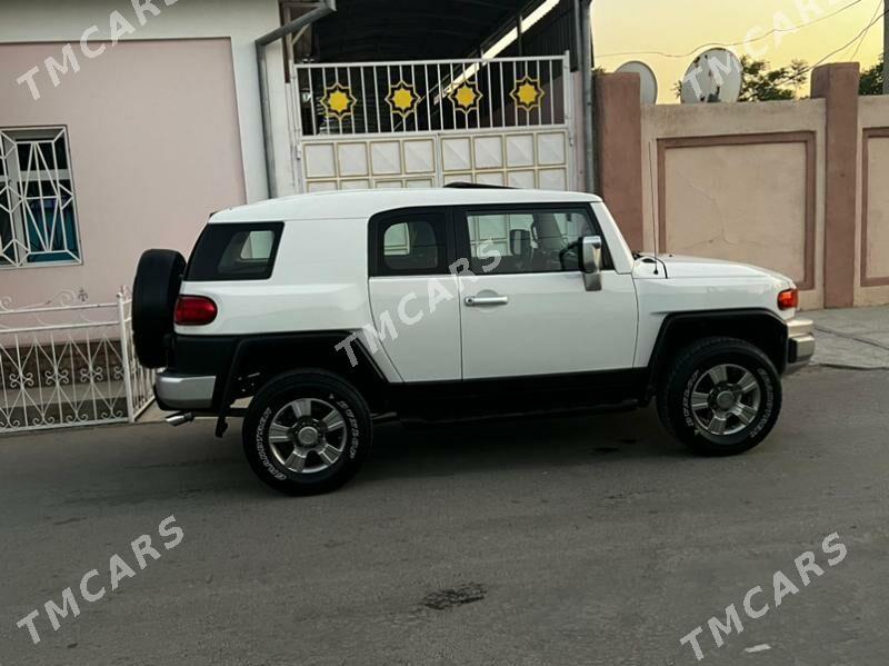 Toyota FJ Cruiser 2007 - 315 000 TMT - Aşgabat - img 7