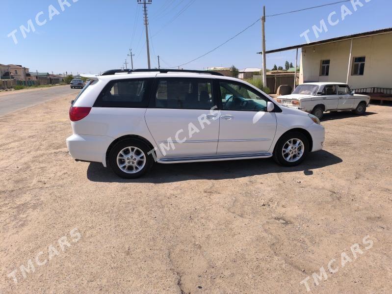 Toyota Sienna 2005 - 240 000 TMT - Губадаг - img 2