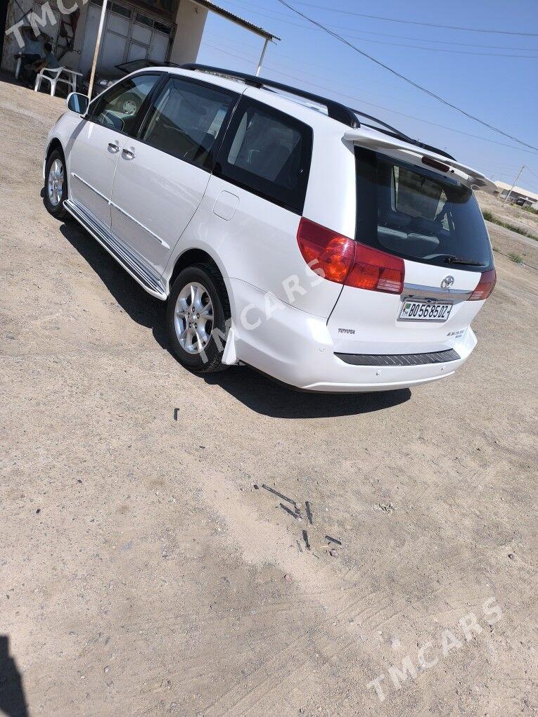 Toyota Sienna 2005 - 240 000 TMT - Губадаг - img 4