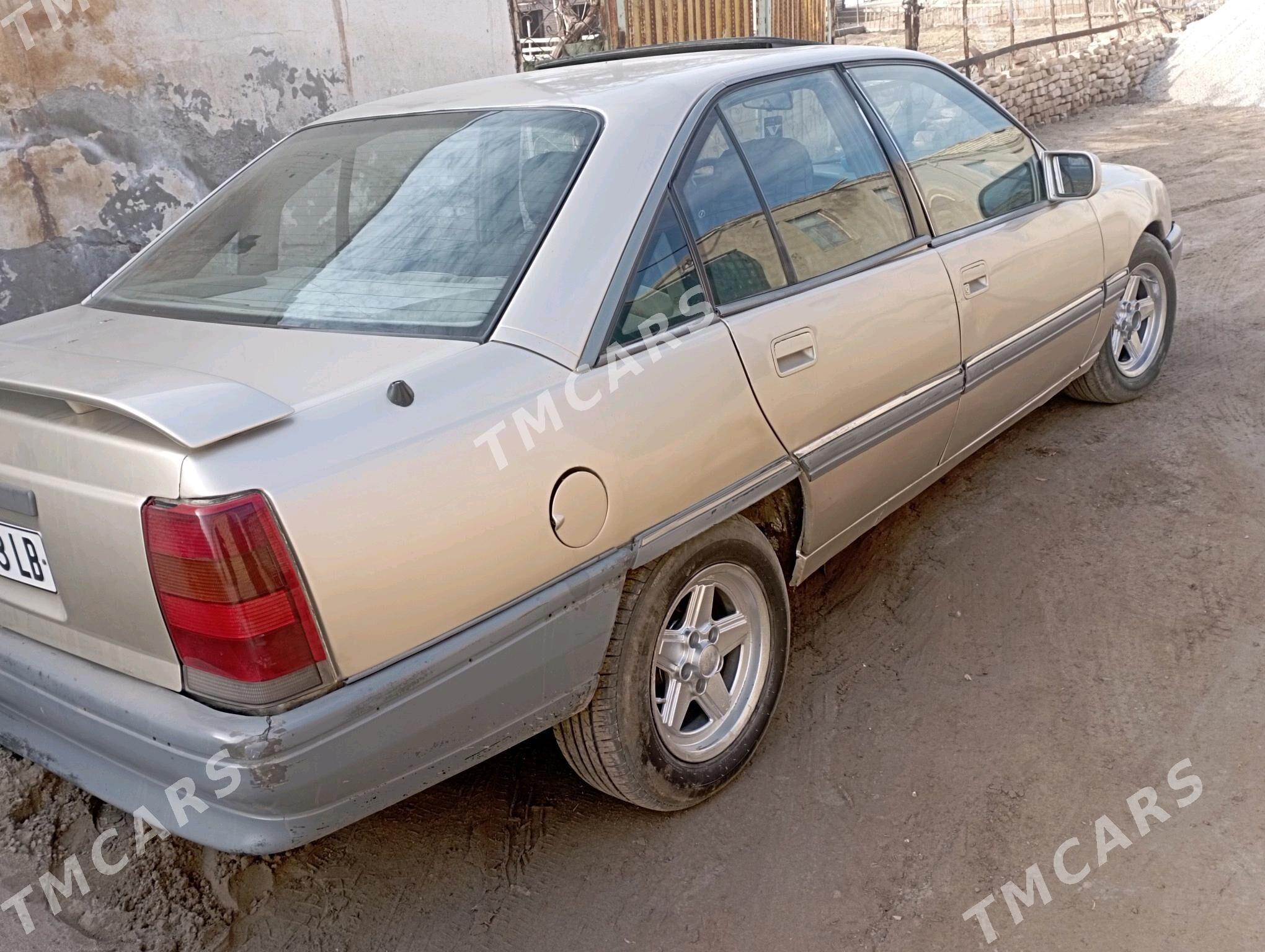 Opel Omega 1989 - 15 000 TMT - Чарджоу - img 2