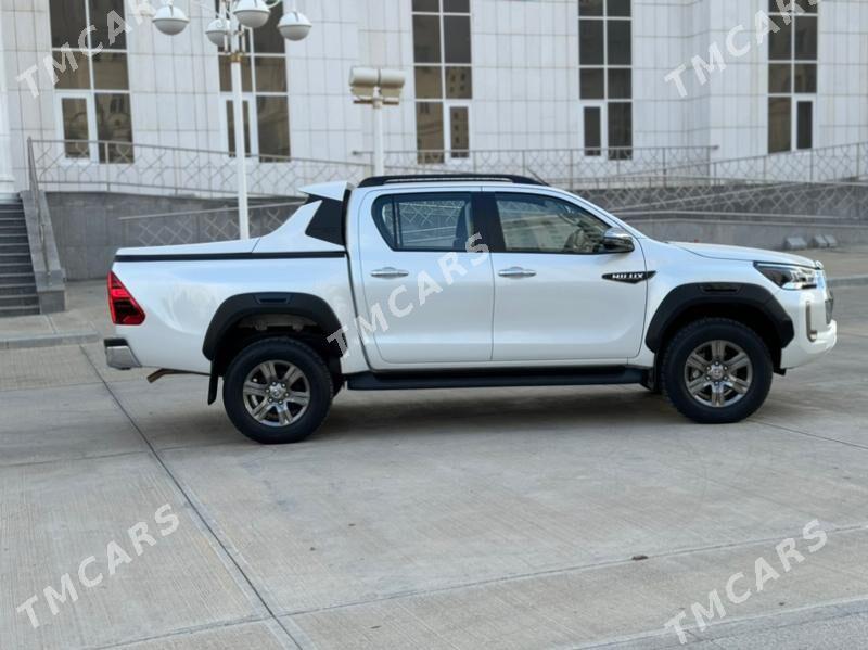 Toyota Hilux 2023 - 655 000 TMT - Ашхабад - img 10