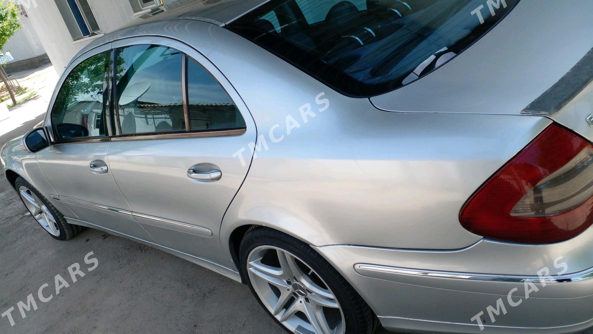 Mercedes-Benz E320 2002 - 78 000 TMT - Бекреве - img 3