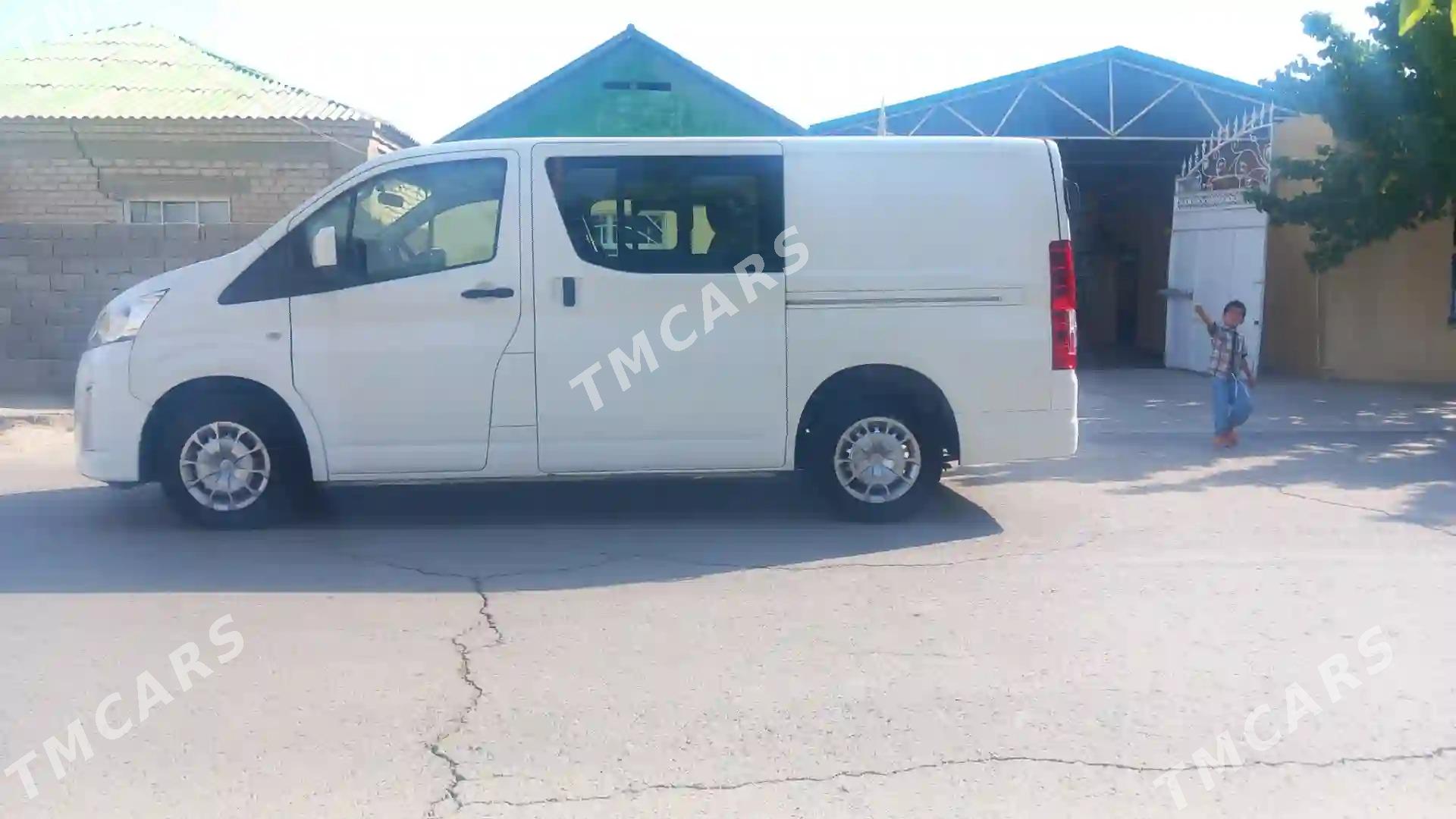 Toyota Hiace 2021 - 470 000 TMT - Aşgabat - img 3