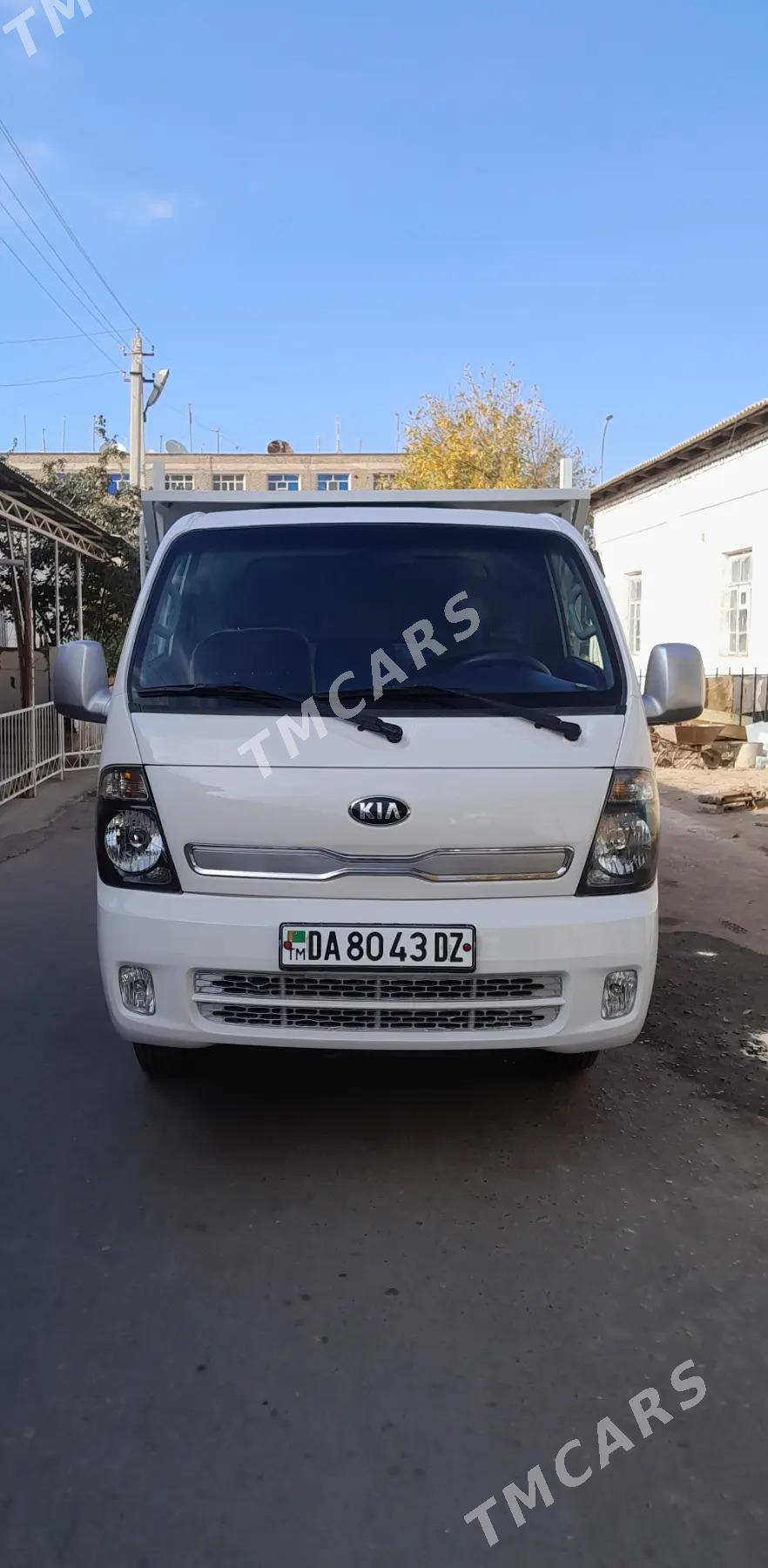 Kia Bongo 2015 - 280 000 TMT - Daşoguz - img 4