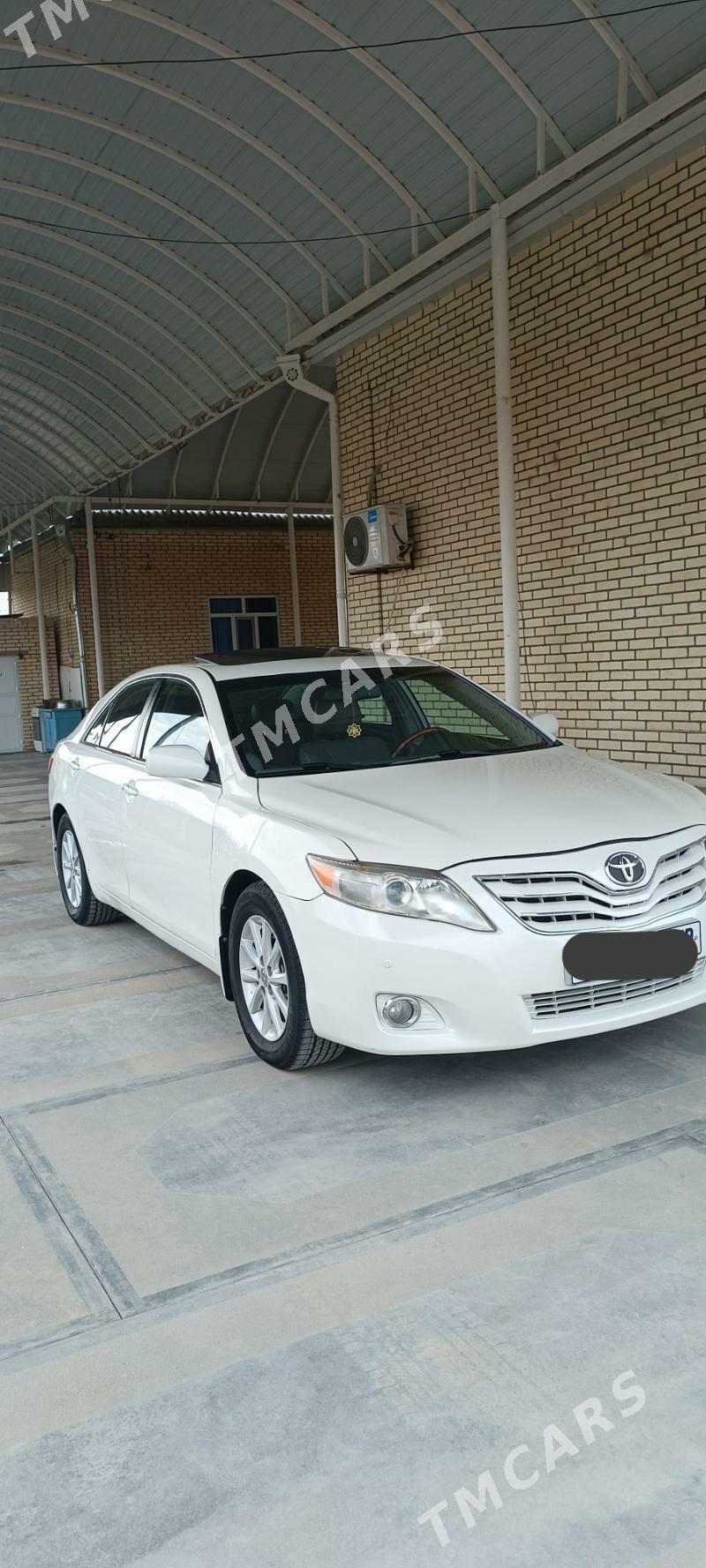 Toyota Camry 2010 - 200 000 TMT - Мары - img 3