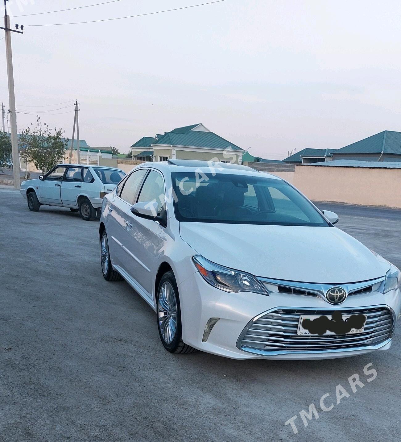 Toyota Avalon 2018 - 370 000 TMT - Бузмеин - img 2