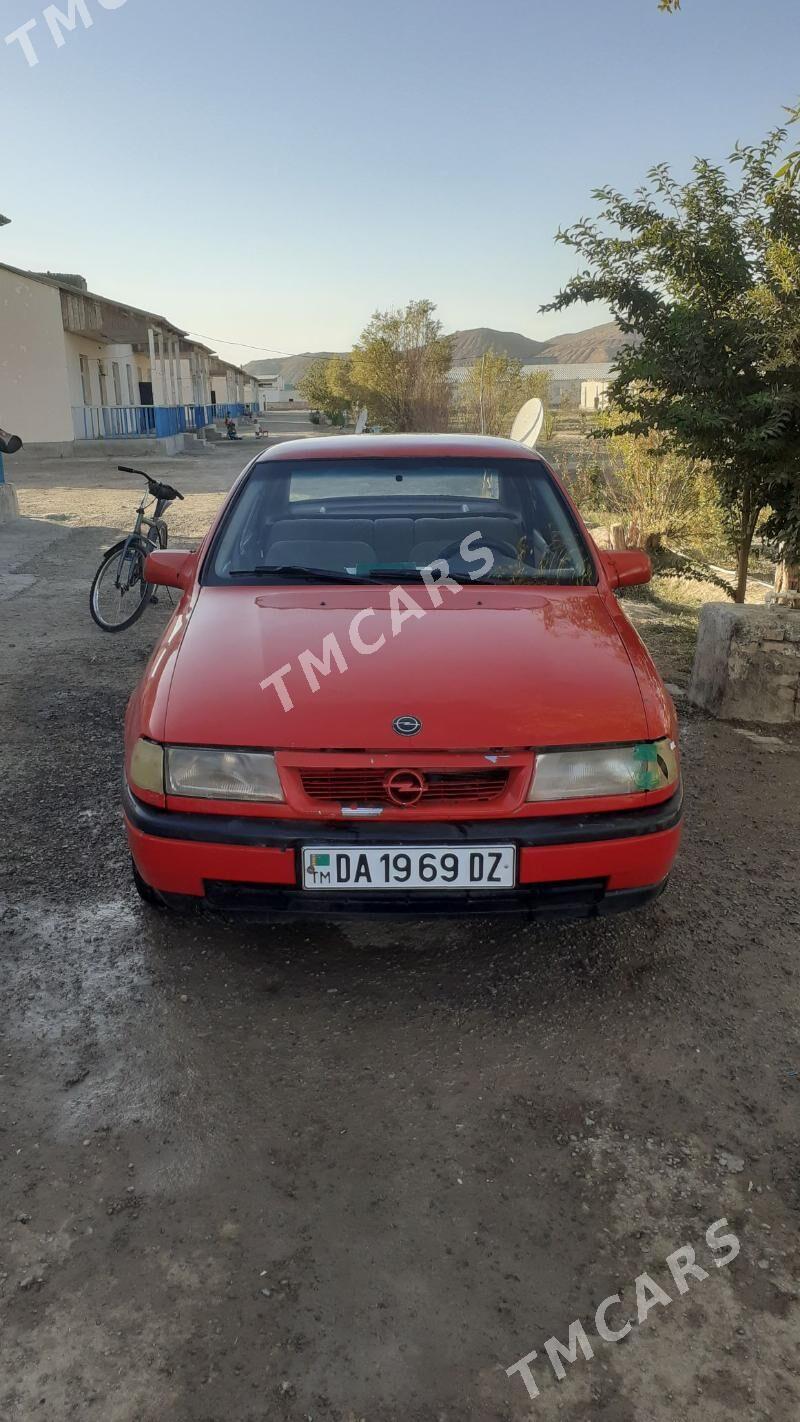 Opel Vectra 1990 - 25 000 TMT - Гурбансолтан Едже - img 3