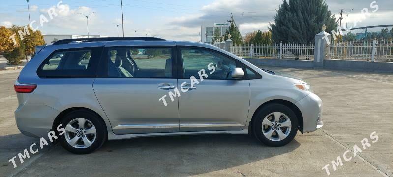 Toyota Sienna 2018 - 360 000 TMT - Улица Г. Кулиева (Объездная) - img 4