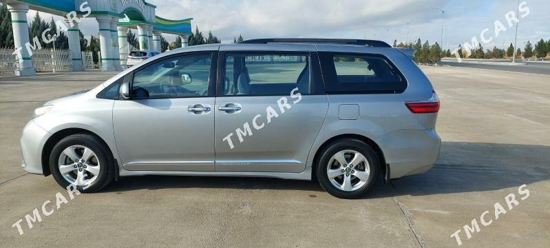 Toyota Sienna 2018 - 360 000 TMT - Улица Г. Кулиева (Объездная) - img 3