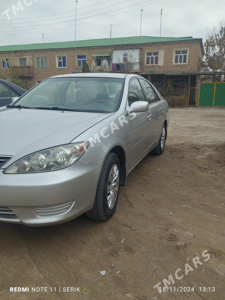 Toyota Camry 2005 - 160 000 TMT - Дашогуз - img 3