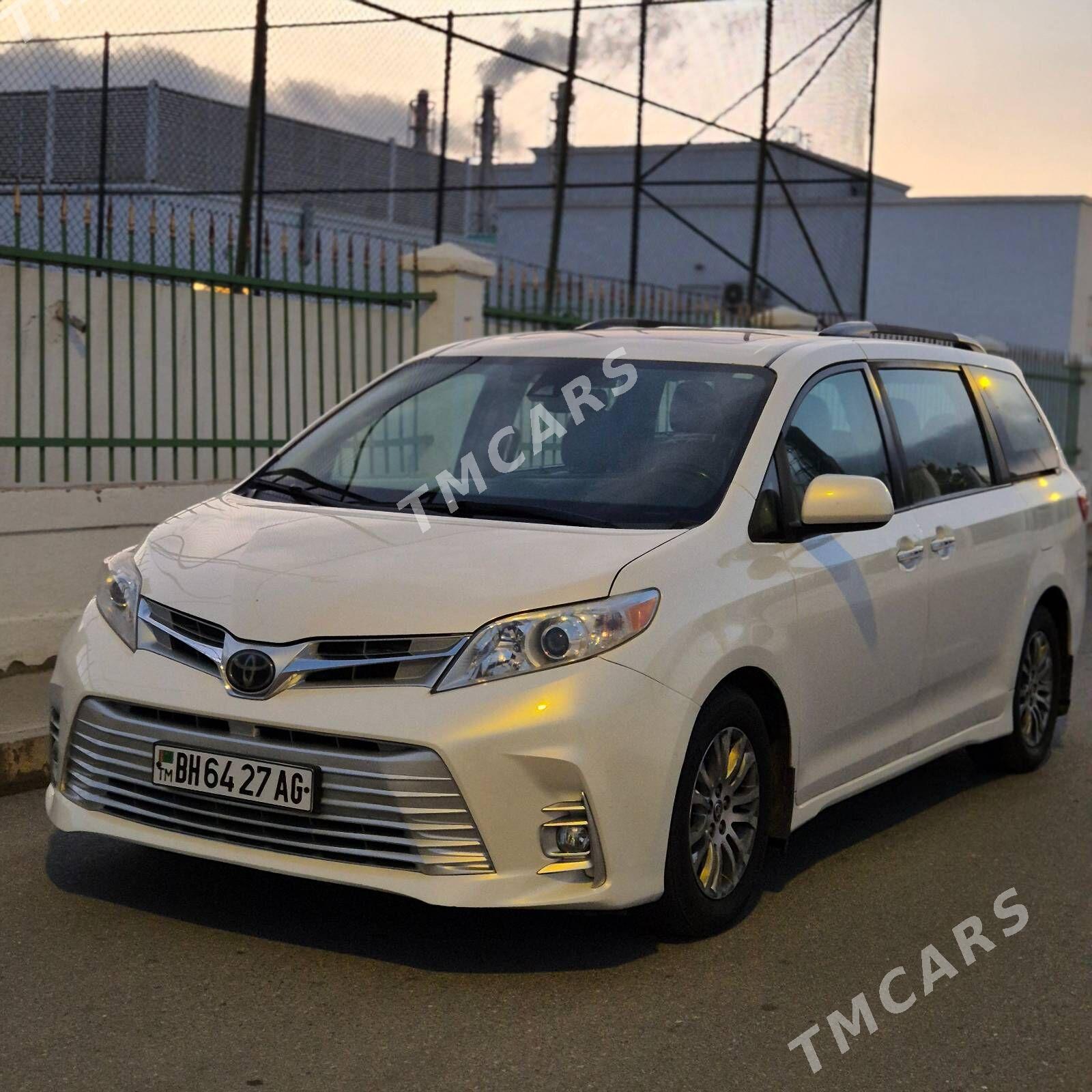 Toyota Sienna 2018 - 500 000 TMT - Ашхабад - img 2