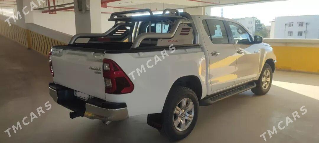 Toyota Hilux 2021 - 580 000 TMT - Aşgabat - img 3