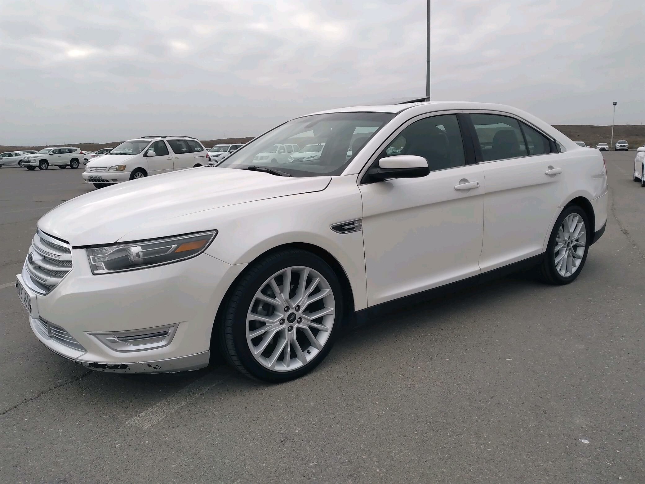 Ford Taurus 2018 - 185 000 TMT - Aşgabat - img 2