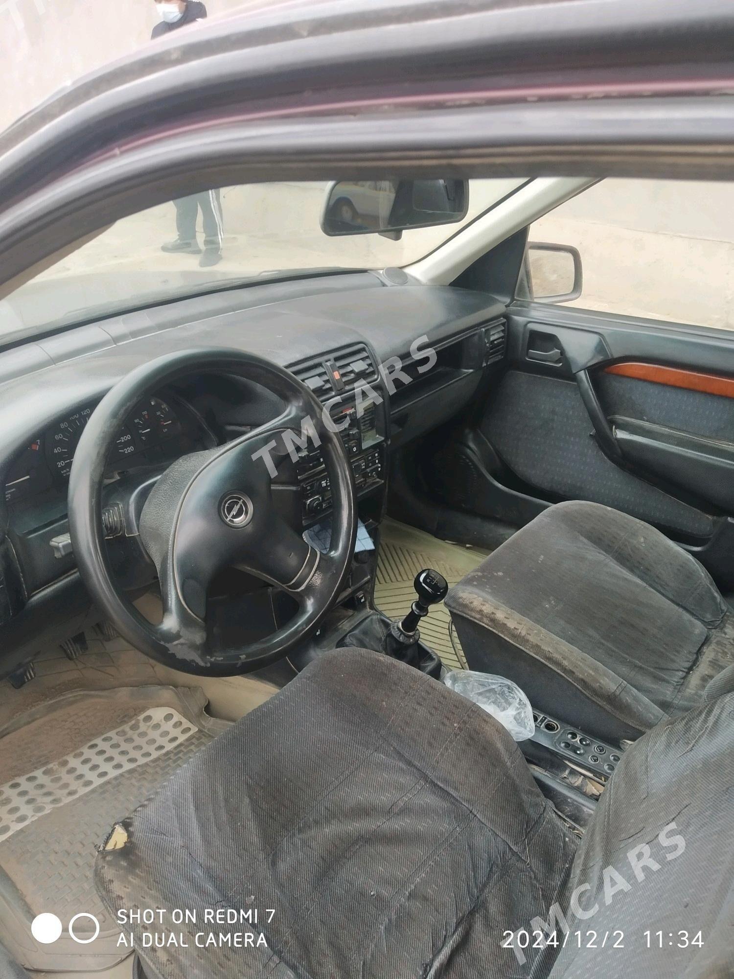 Opel Vectra 1993 - 25 000 TMT - Кёнеургенч - img 4