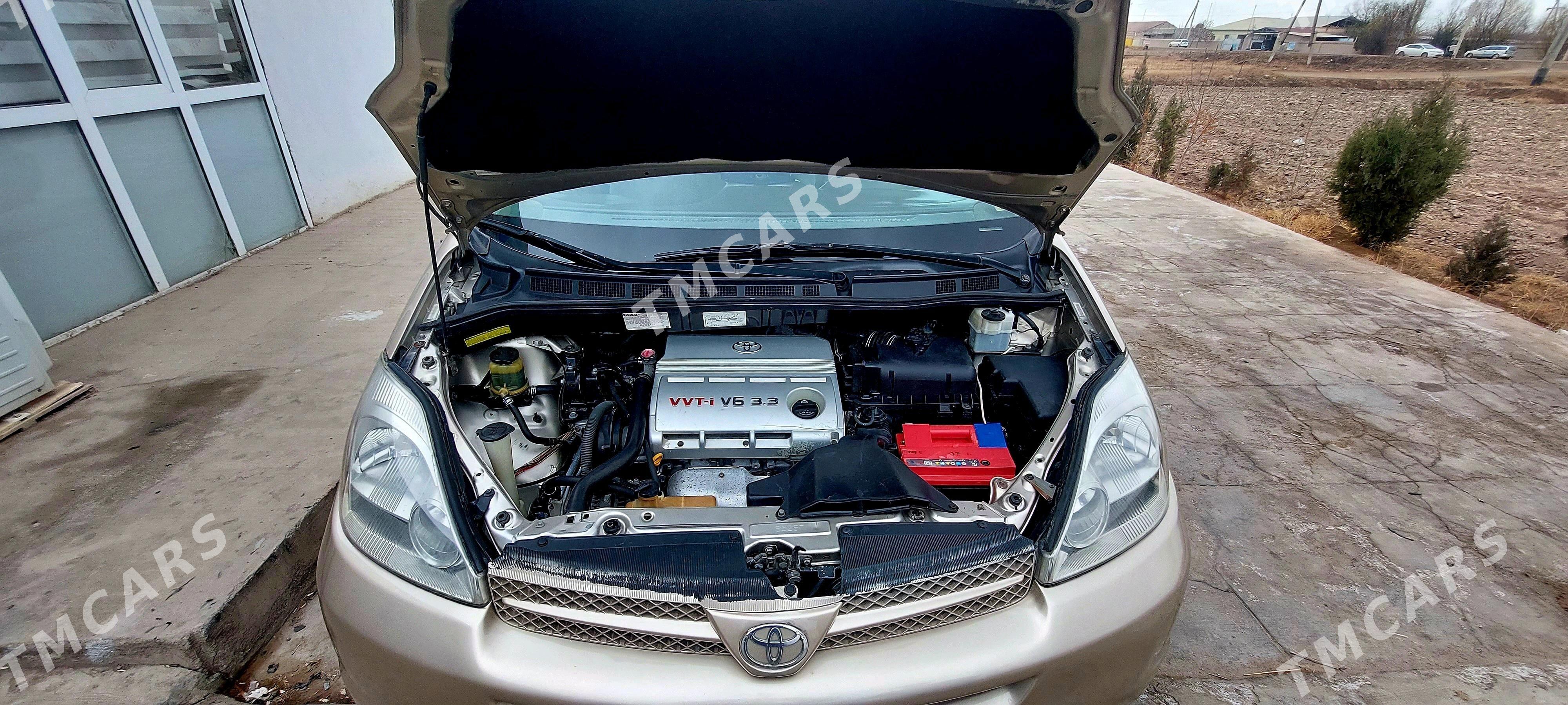 Toyota Sienna 2004 - 185 000 TMT - Дашогуз - img 5