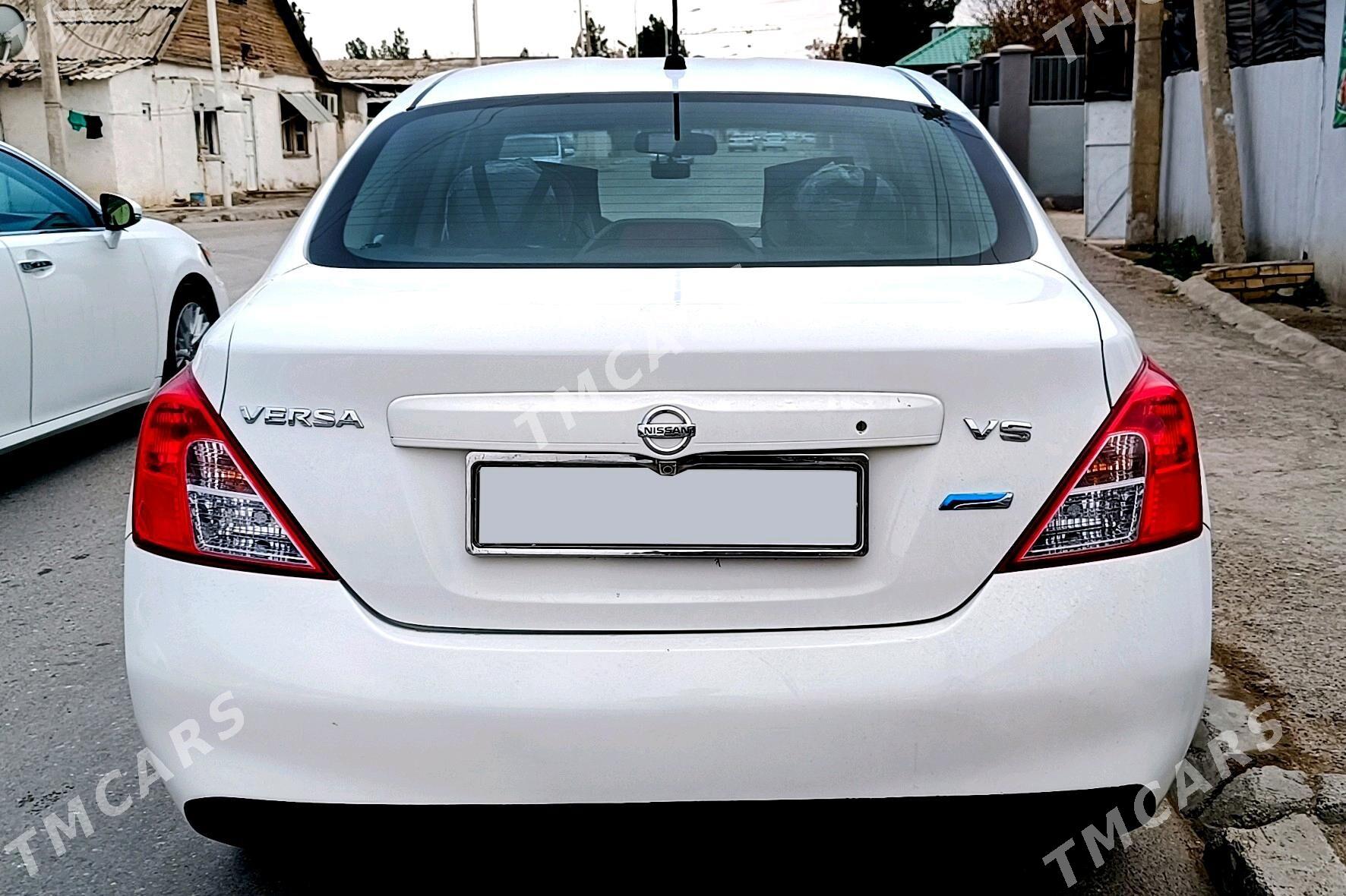 Nissan Versa 2011 - 120 000 TMT - Анев - img 2