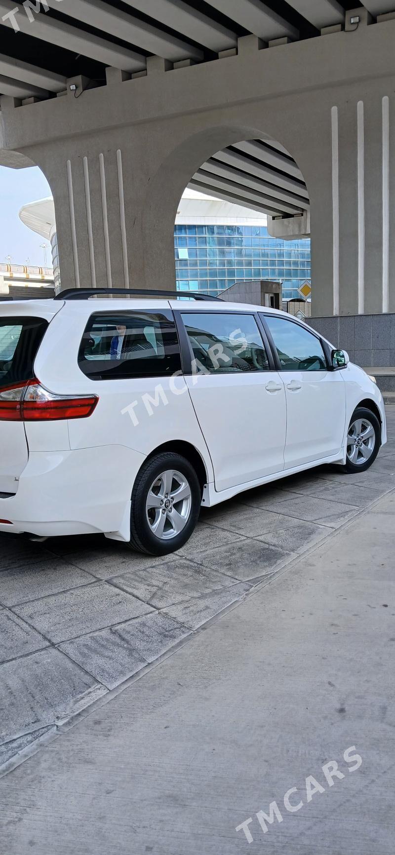 Toyota Sienna 2018 - 345 000 TMT - Ашхабад - img 3