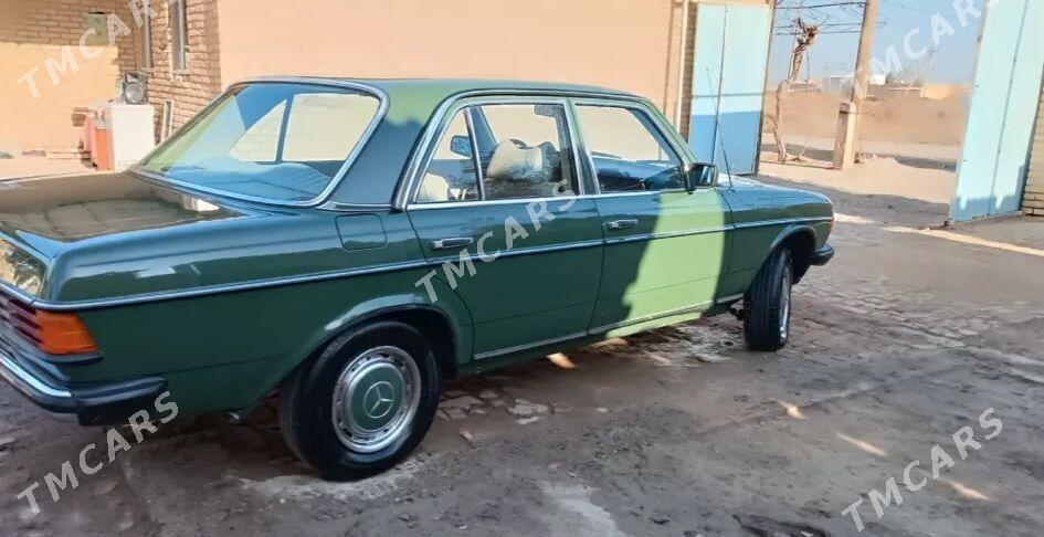 Mercedes-Benz W123 1980 - 120 000 TMT - Гарабекевюл - img 3