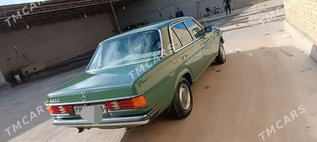 Mercedes-Benz W123 1980 - 120 000 TMT - Гарабекевюл - img 2