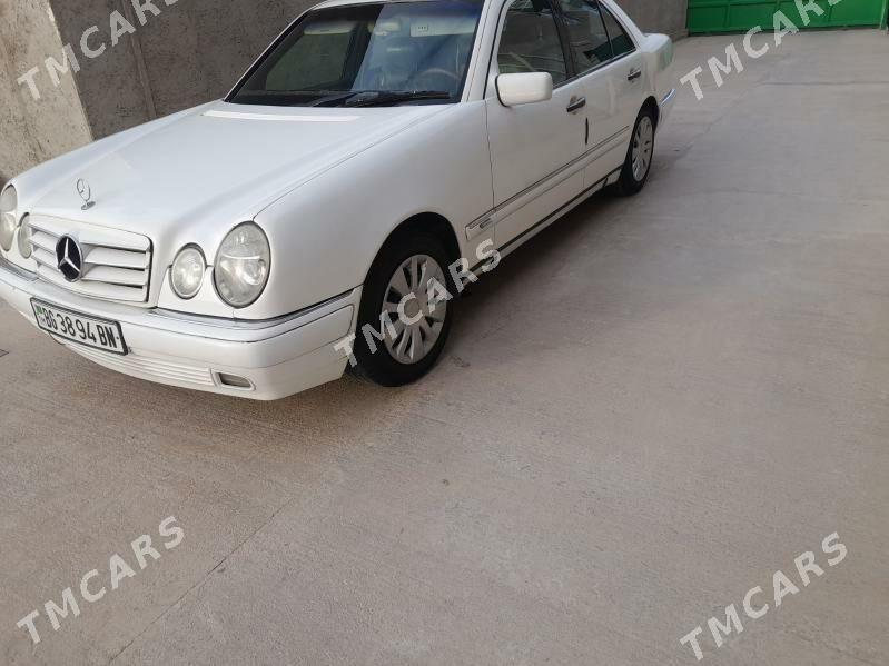 Mercedes-Benz 300E 1996 - 80 000 TMT - Балканабат - img 3