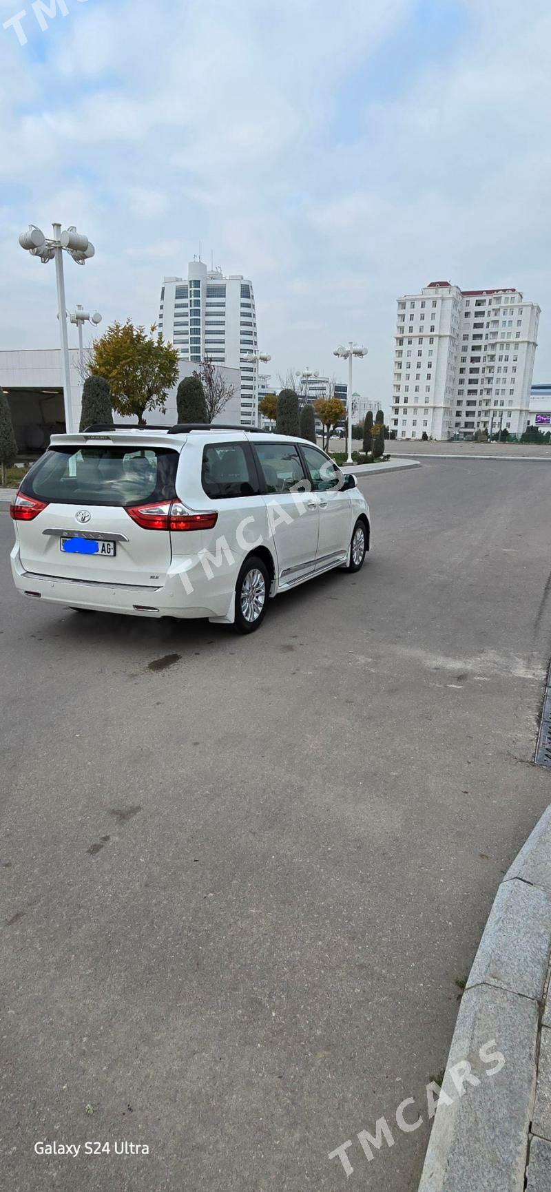 Toyota Sienna 2017 - 345 000 TMT - Ашхабад - img 3