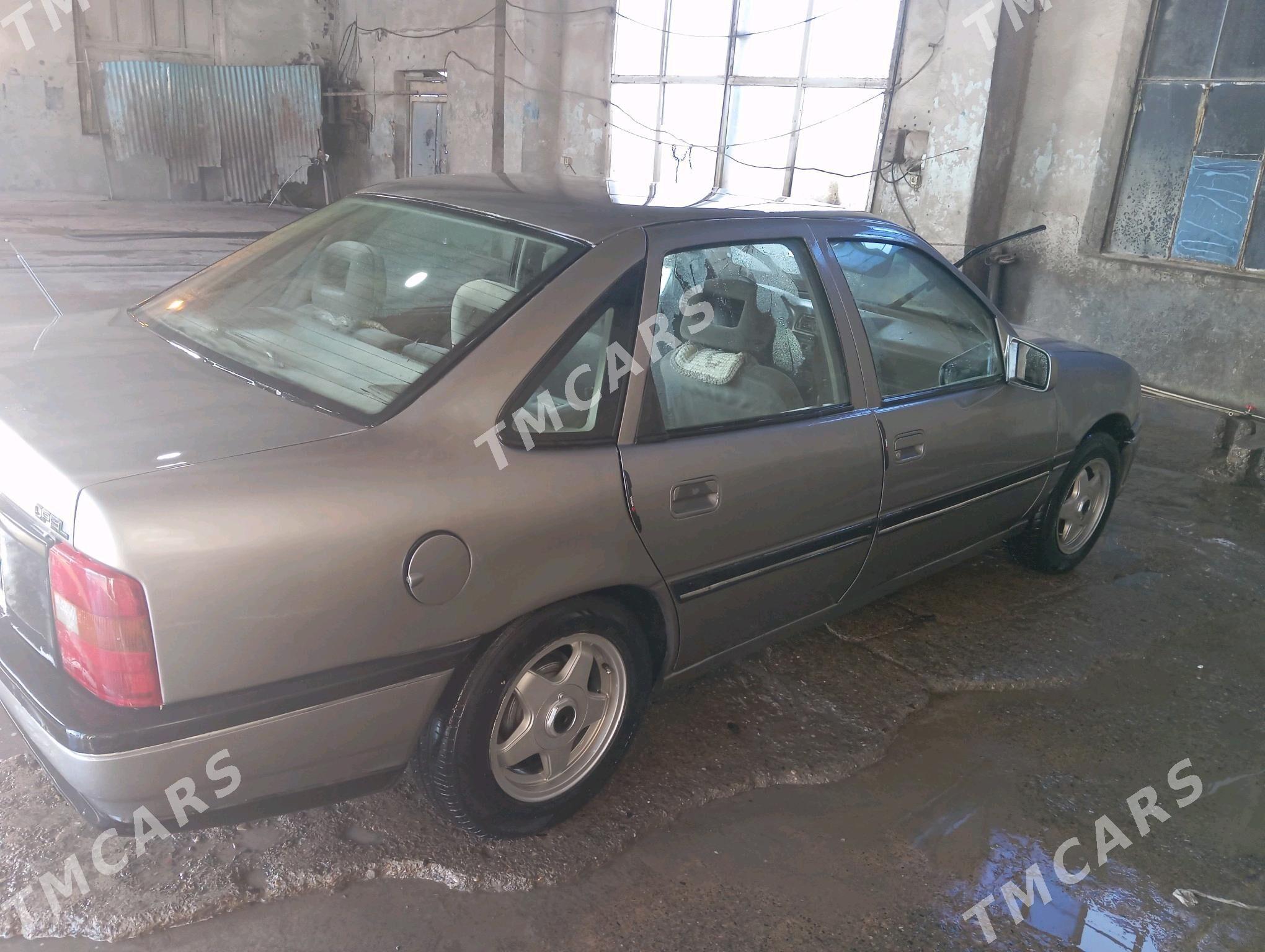 Opel Vectra 1990 - 32 000 TMT - Мары - img 3