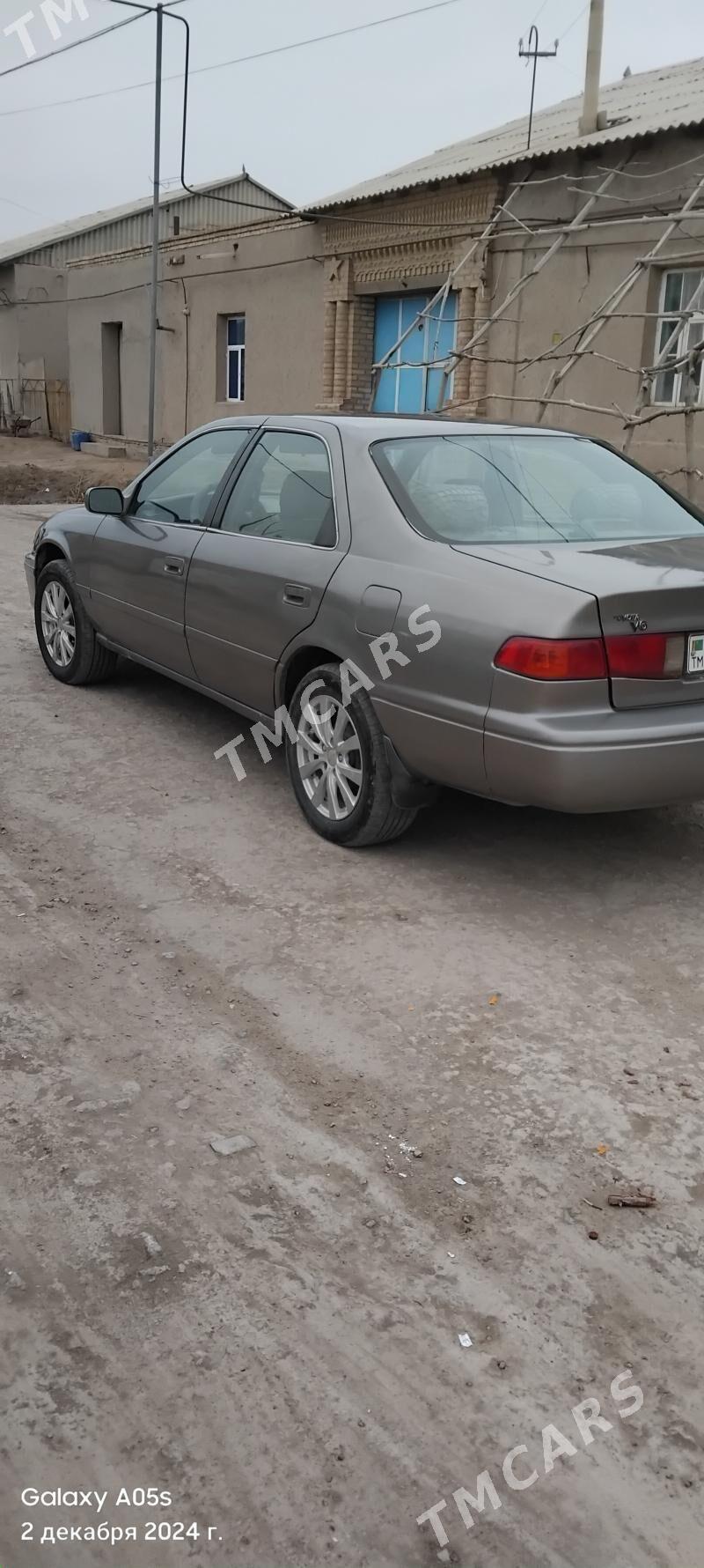 Toyota Camry 2000 - 118 000 TMT - Гурбансолтан Едже - img 3