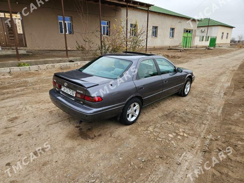 Toyota Camry 1998 - 125 000 TMT - Köneürgenç - img 5