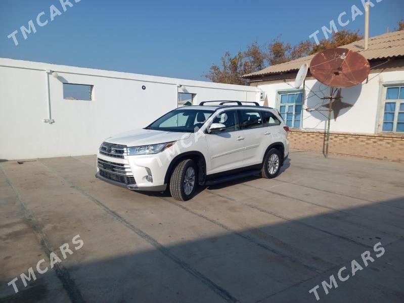 Toyota Highlander 2019 - 470 000 TMT - Мары - img 2