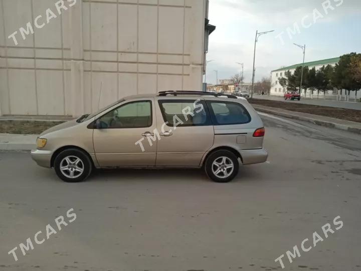 Toyota Sienna 2000 - 116 000 TMT - Türkmenabat - img 2