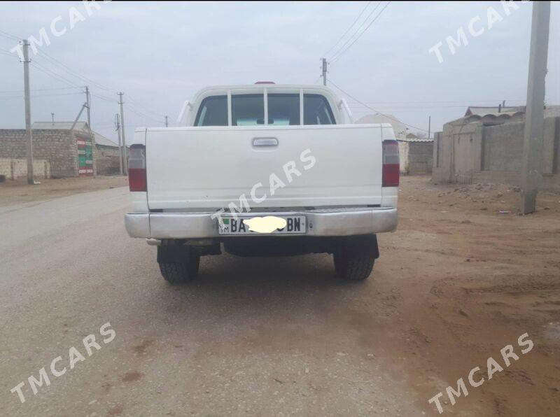 Toyota Hilux 2009 - 75 000 TMT - Гумдаг - img 2