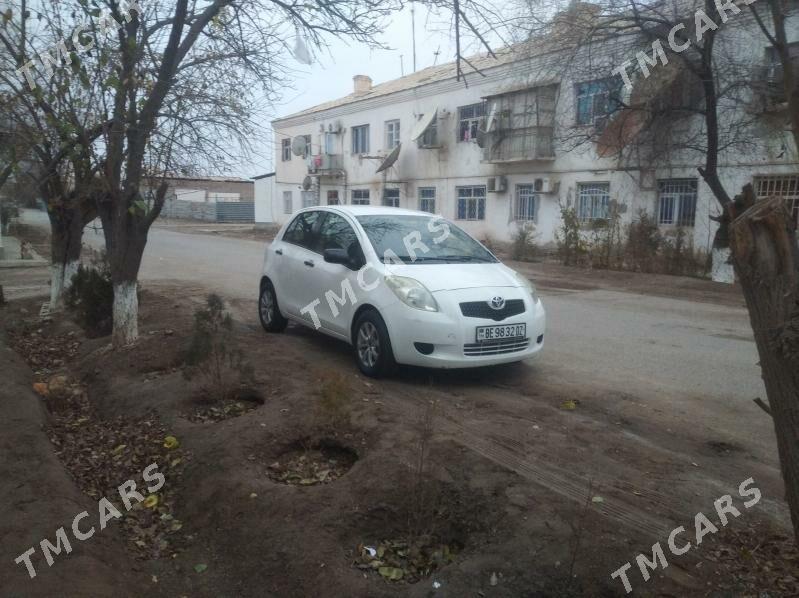 Toyota Yaris 2006 - 95 000 TMT - Дашогуз - img 4