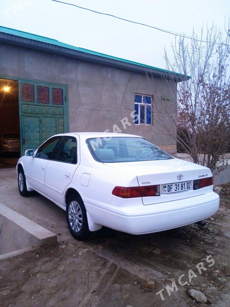 Toyota Camry 2001 - 130 000 TMT - Кёнеургенч - img 3