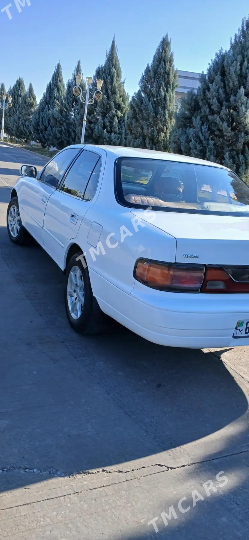 Toyota Camry 1994 - 75 000 TMT - Фарап - img 3