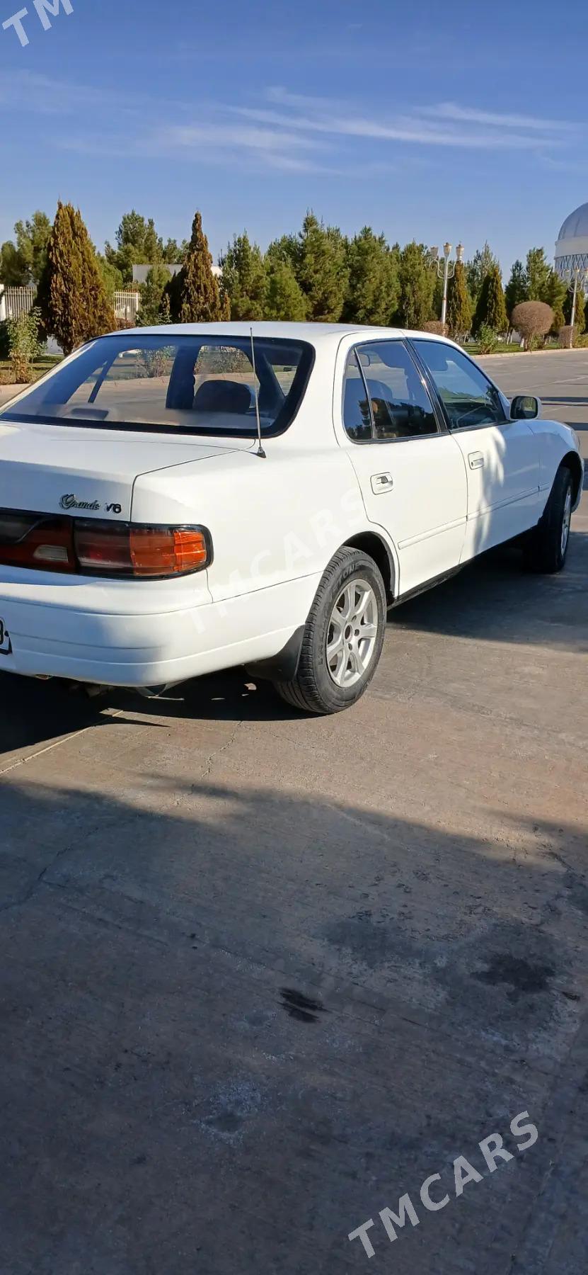 Toyota Camry 1994 - 75 000 TMT - Фарап - img 5