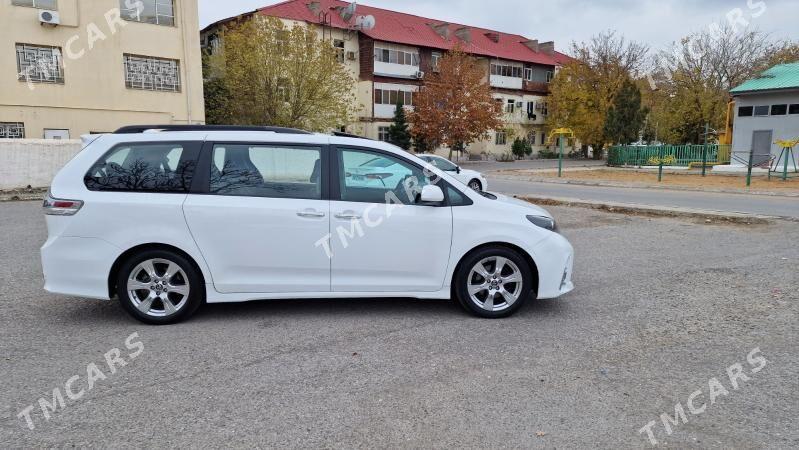 Toyota Sienna 2018 - 420 000 TMT - Ашхабад - img 3