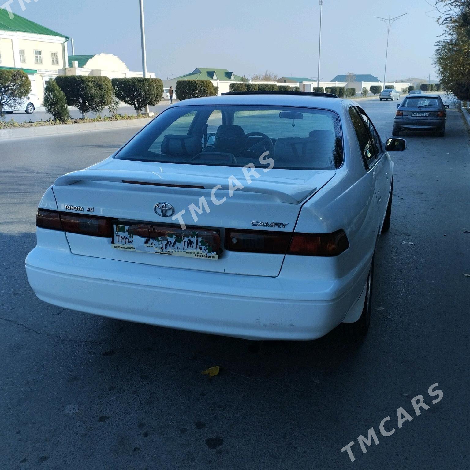 Toyota Camry 1998 - 112 000 TMT - Garabekewül - img 4