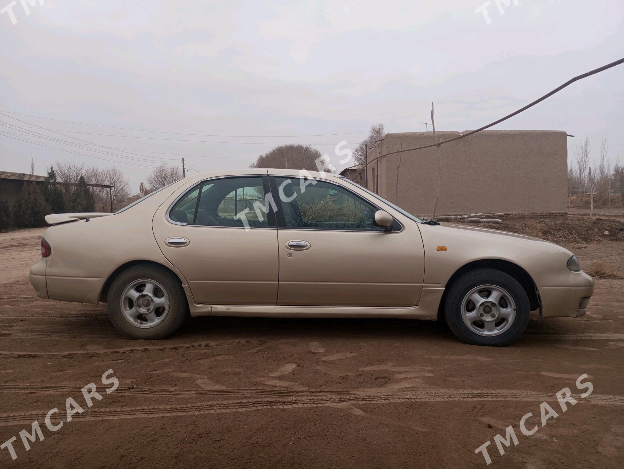 Nissan Bluebird 1997 - 30 000 TMT - Акдепе - img 4