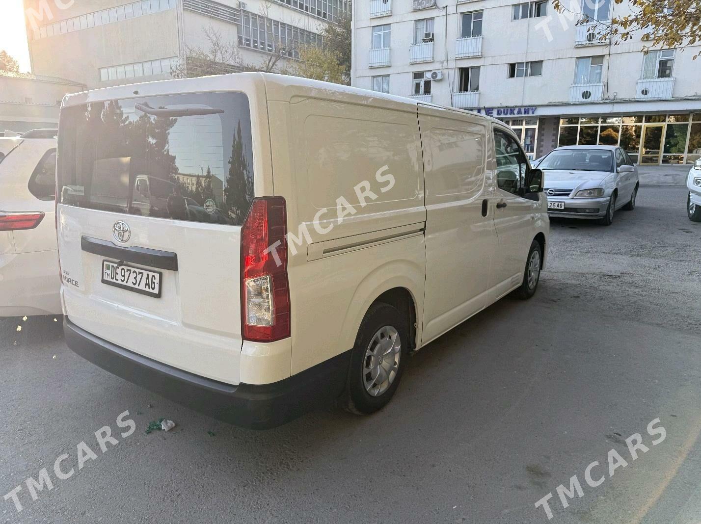 Toyota Hiace 2022 - 505 000 TMT - Aşgabat - img 4