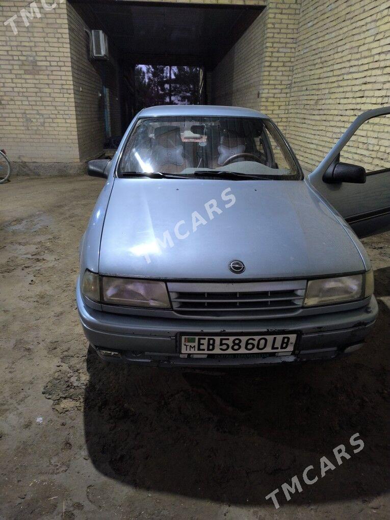 Opel Vectra 1989 - 38 000 TMT - Дянев - img 3