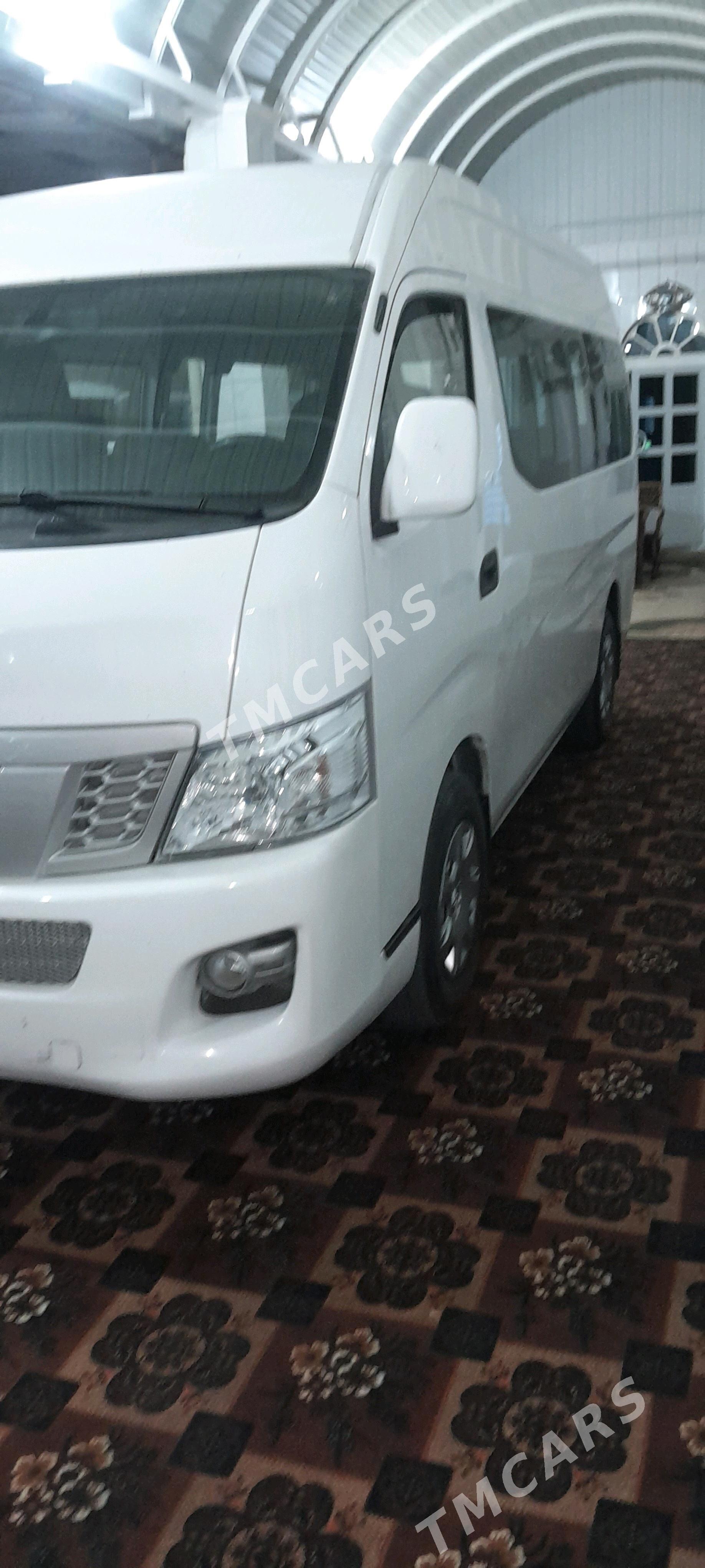 Nissan NV3500 2016 - 380 000 TMT - Mary - img 3