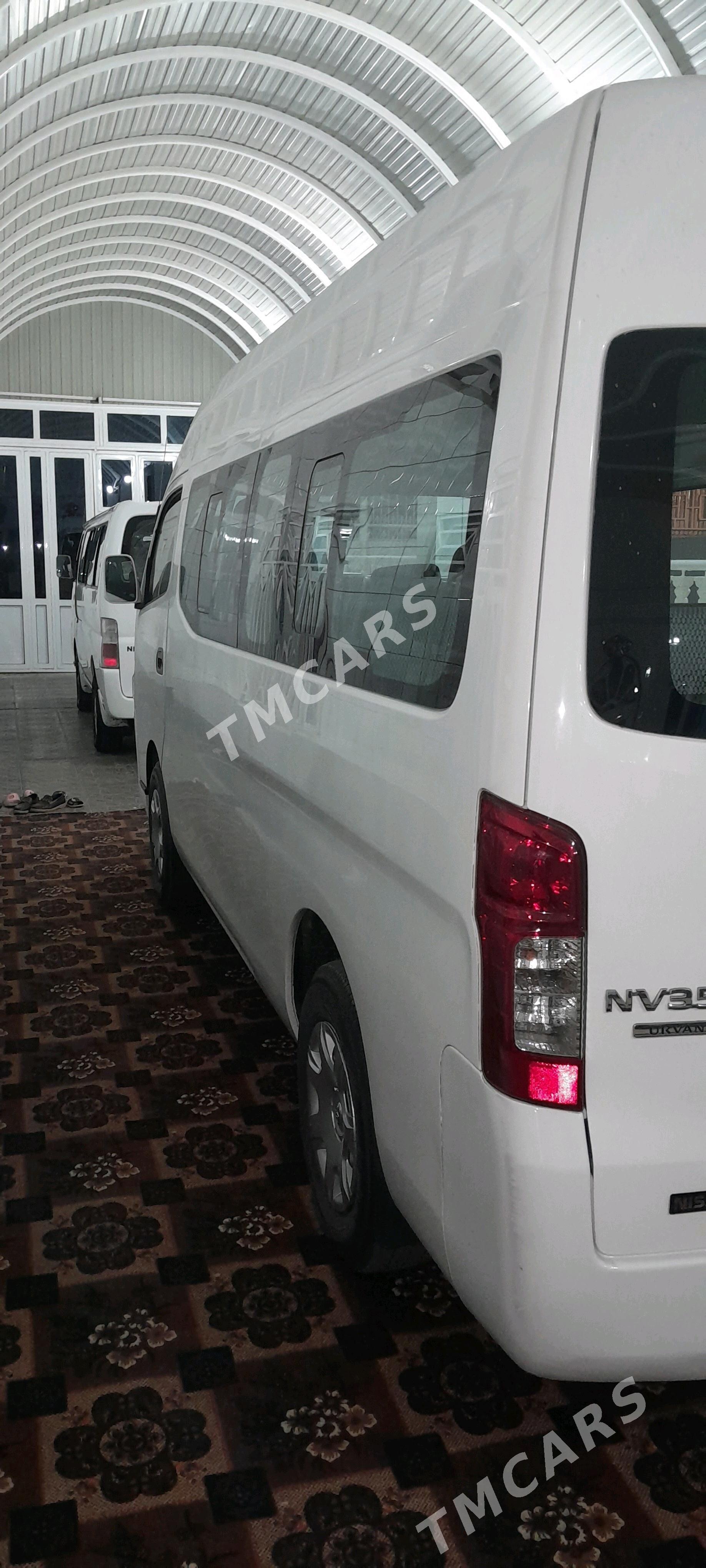 Nissan NV3500 2016 - 380 000 TMT - Mary - img 6