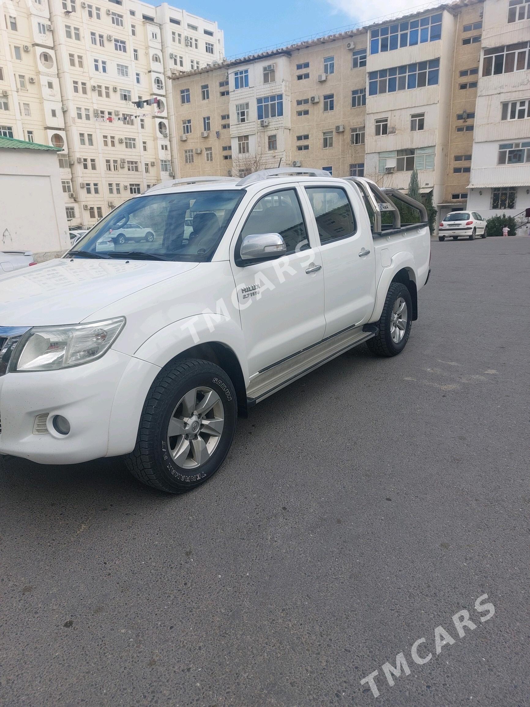 Toyota Hilux 2014 - 334 000 TMT - Aşgabat - img 3